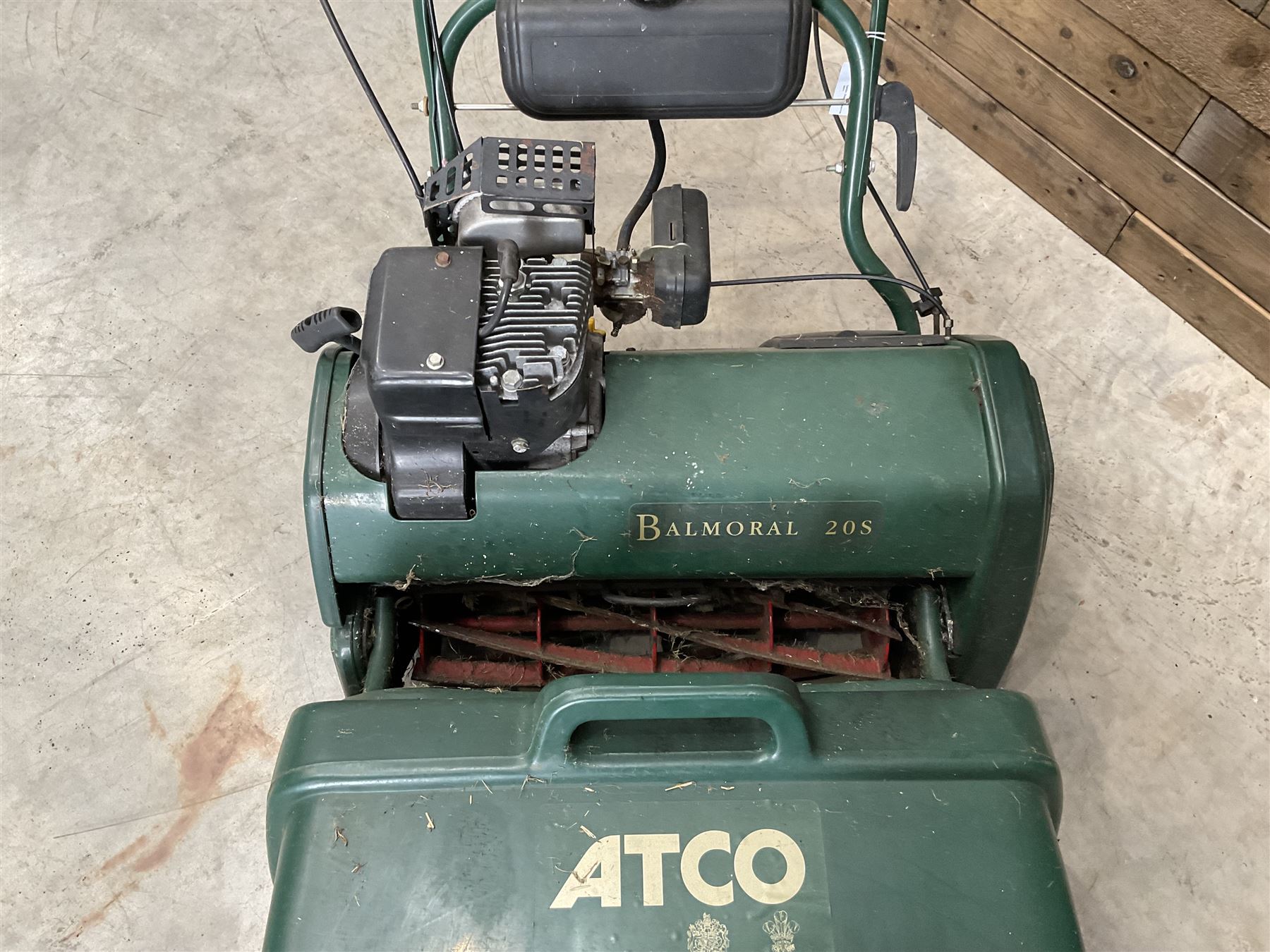 Atco Balmoral 20s petrol cylinder lawnmower with box