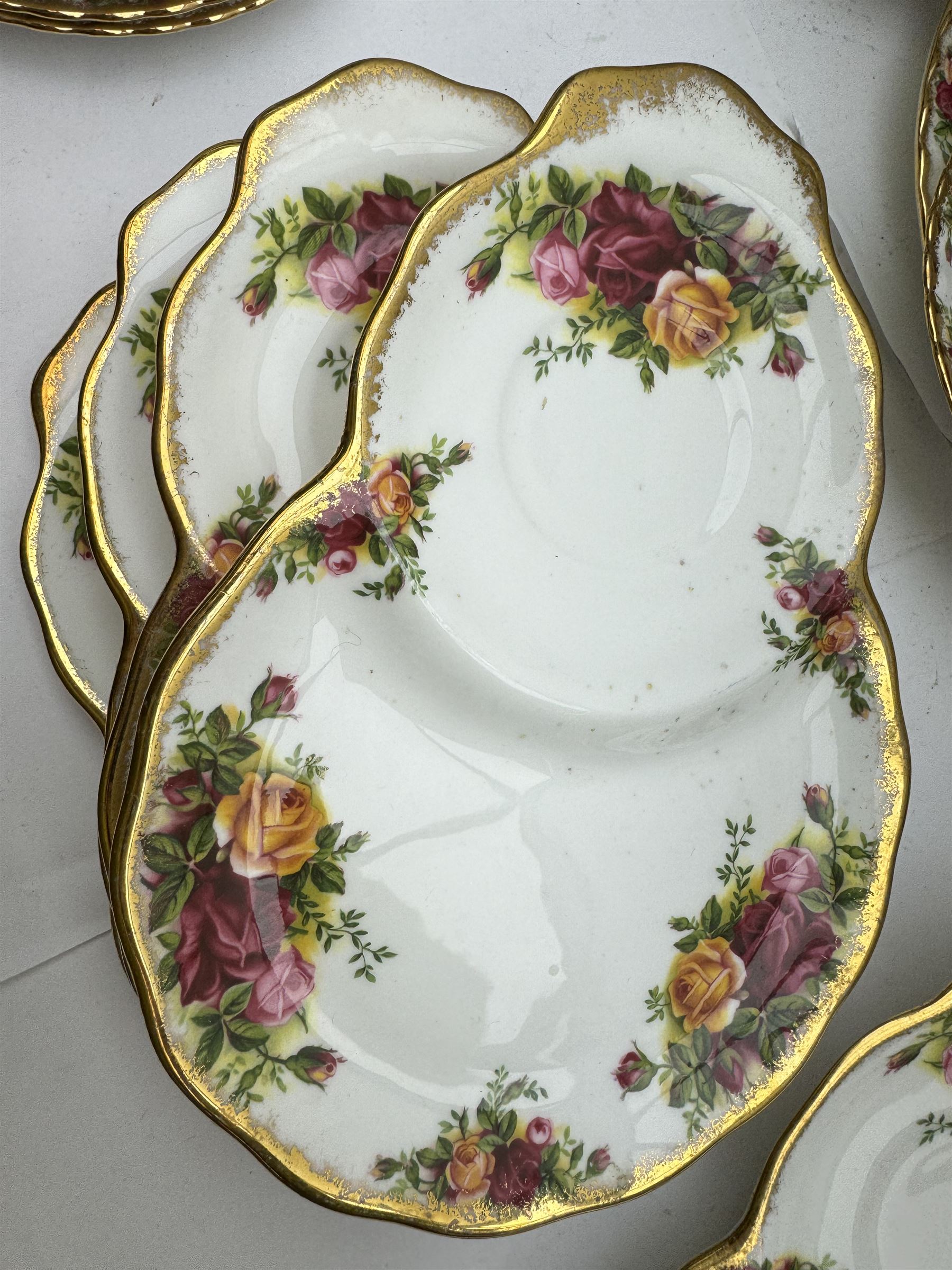 Royal Albert Old Country Roses pattern tea and dinner wares, including tiered cake stands, cake plate, napkin rings, egg cups, pierced serving platters, etc 