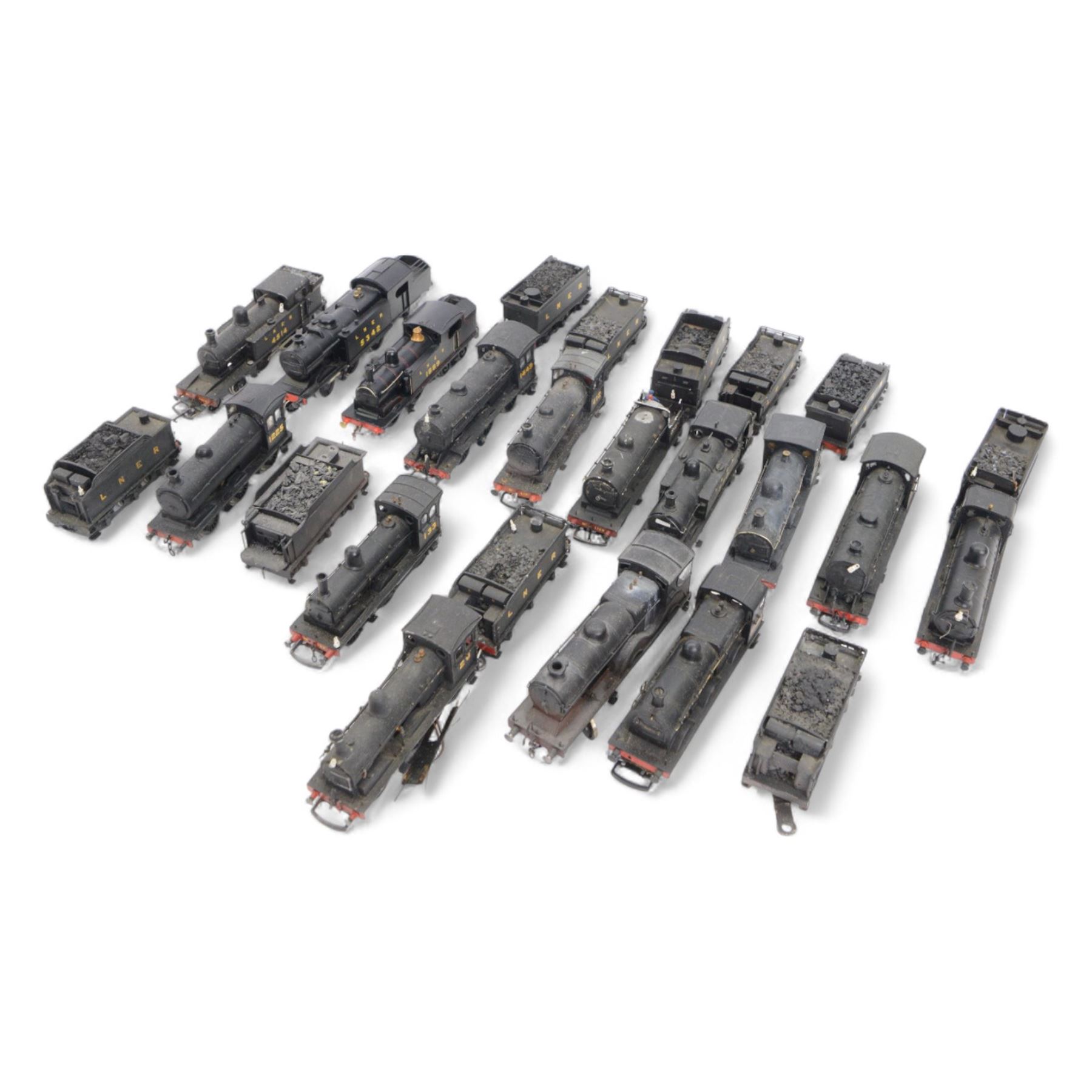 Fifteen 00 gauge kit built locomotives and ten kit built tenders