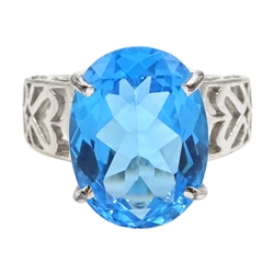  9ct white gold oval Swiss blue topaz ring, with openwork shank, stamped 375  
[image code: 4mc]