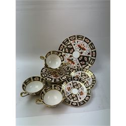Royal Crown Derby Imari pattern 2451, four teacups, six saucers, six dessert plates etc 