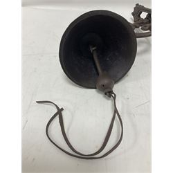Cast iron exterior hanging garden bell with decorative butterfly bracket, H33cm
THIS LOT IS TO BE COLLECTED BY APPOINTMENT FROM DUGGLEBY STORAGE, GREAT HILL, EASTFIELD, SCARBOROUGH, YO11 3TX