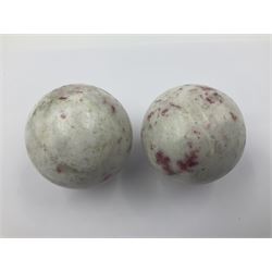 Pair of cinnabar spheres, D6cm 