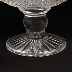 Stuart Crystal Beaconsfield pattern bowl on pedestal foot, D20cm