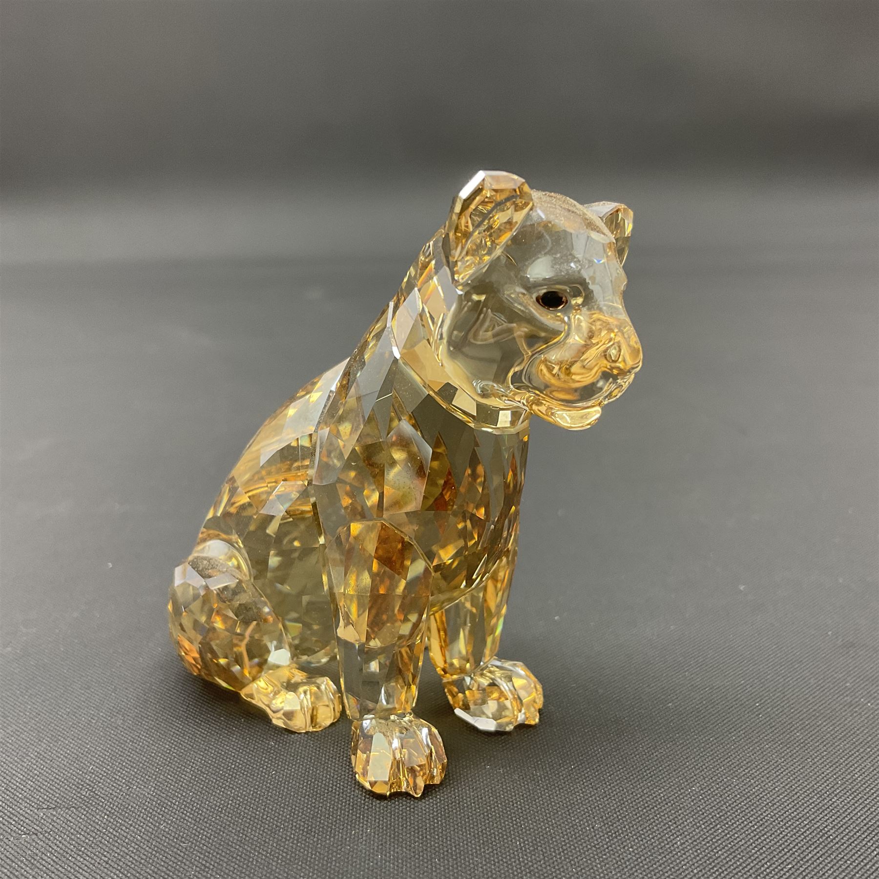 Swarovski Crystal lioness and cub, Akili, adult H7cm