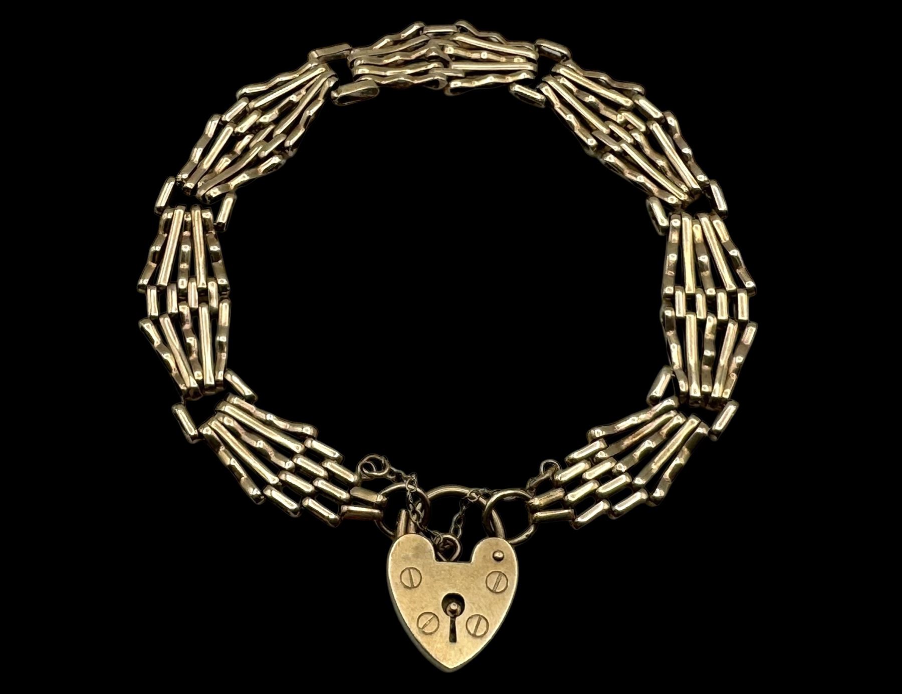 9ct gold gate bracelet with heart clasp, hallmarked