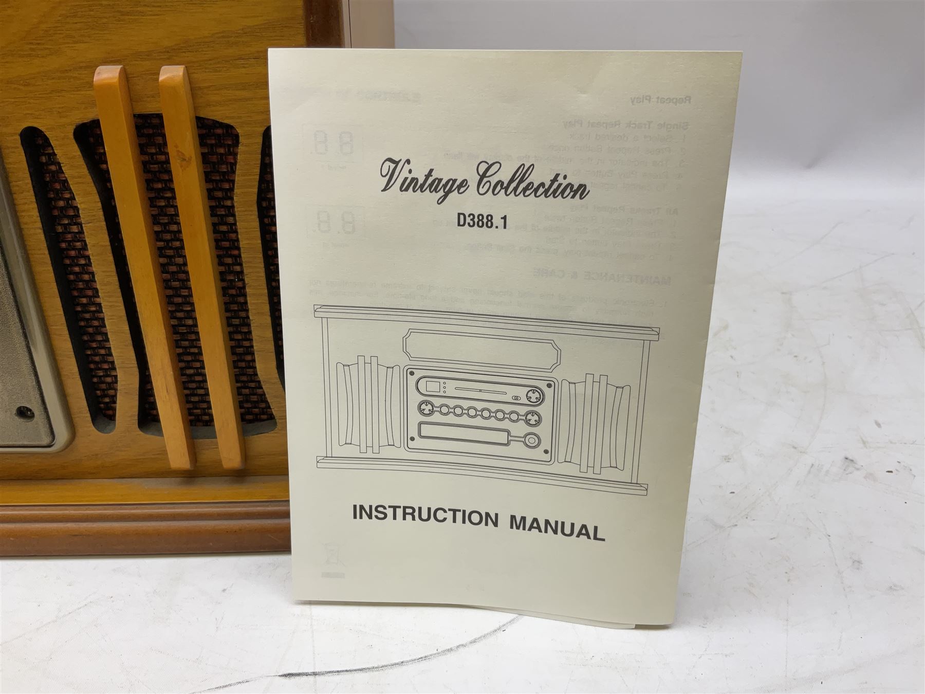 Vintage Collection Gramophone, model MT-GA05, record CD tape player AM/FM radio, W47cm H24cm 