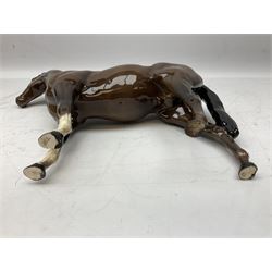 Six Beswick figures of bay horses, including large hunter no.1734, Shire horse no.818, horse with tucked head no.1549, etc (6)