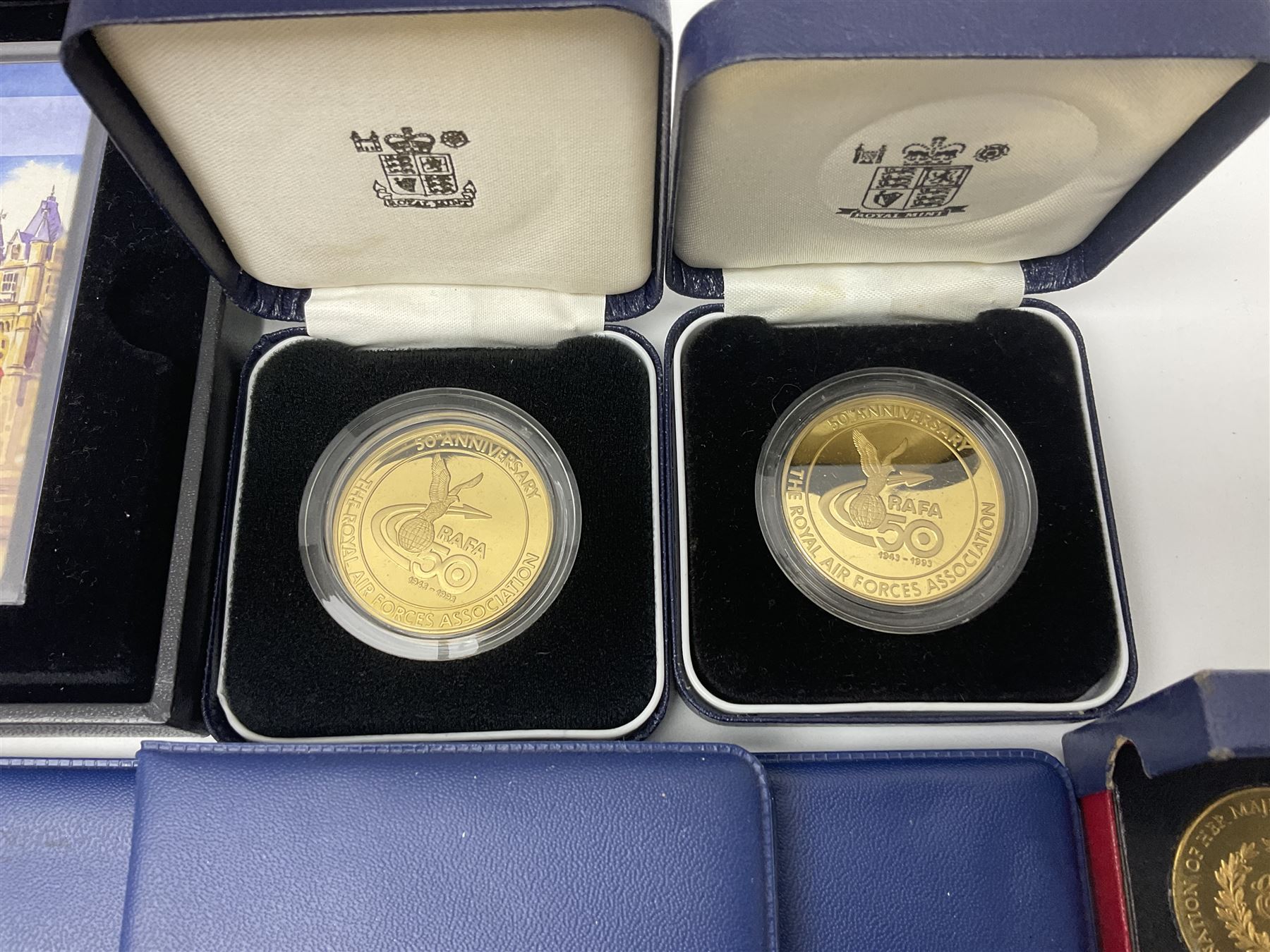 Mostly commemorative and fantasy coinage including commemorative crowns, 2018 'The Capsule Edition featuring the 2018 Paddington 50p coins' in display case, The Royal Mint Solomon Islands 2007 one ounce fine silver five dollars coin on card etc