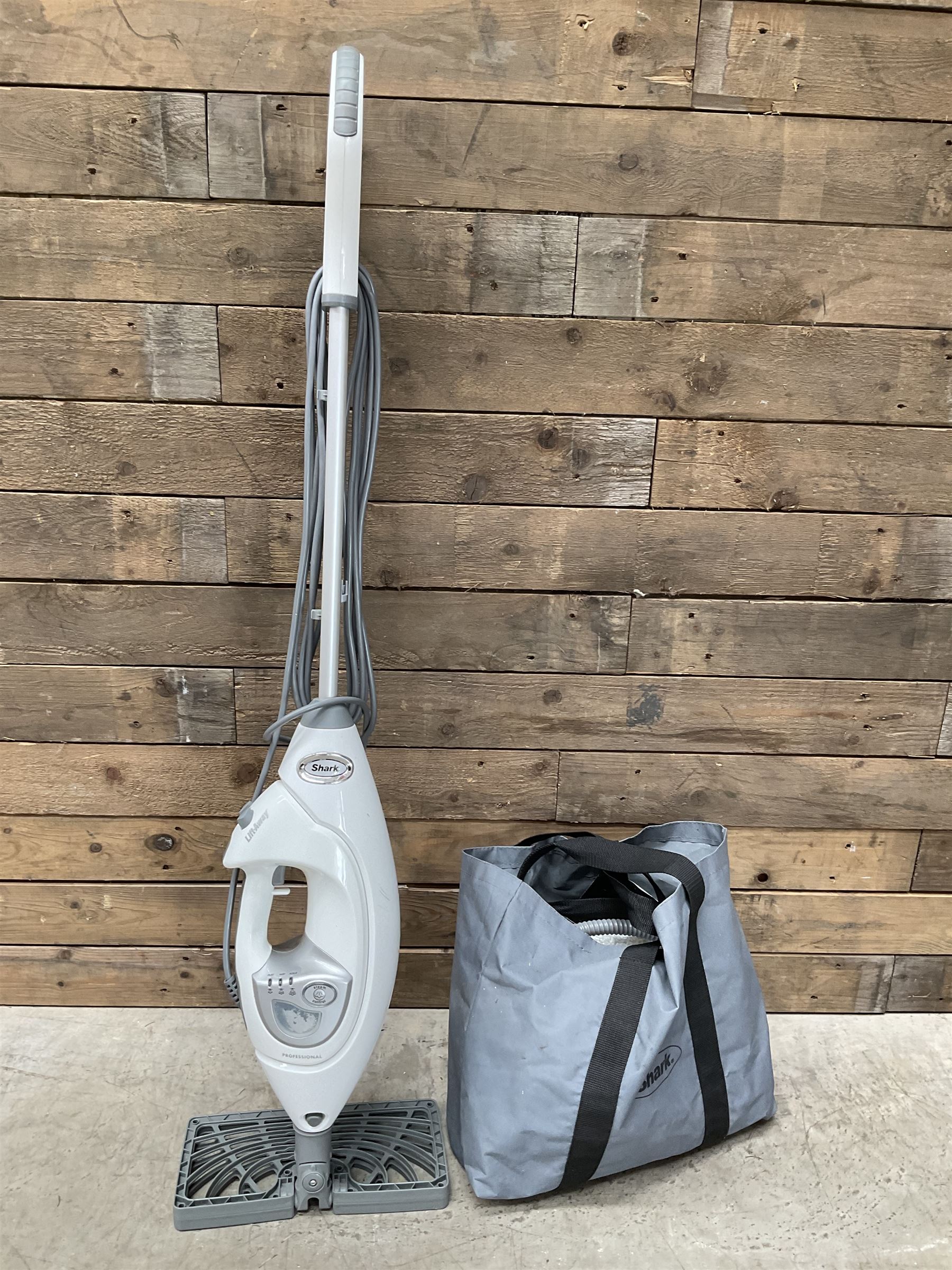 Shark Lift Away Professional steam mop and accessories 