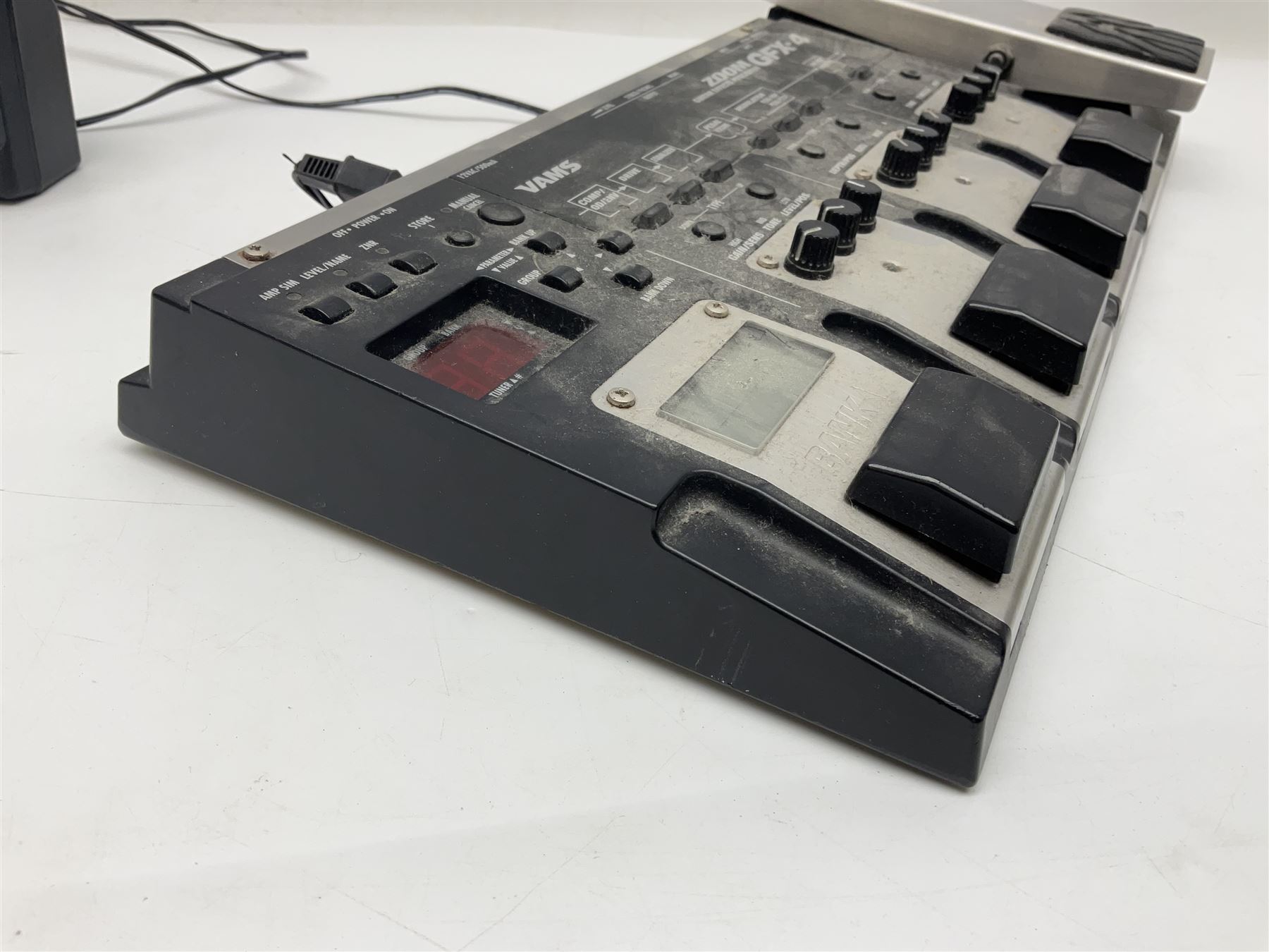 Zoom GFX-4 Guitar Effects processor; quantity of assorted cables; tremolo arms; plectrum wallet; Steepletone SMH10 earphones etc