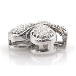 14ct white gold club pendant, pave set with twenty-five diamonds