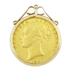 Queen Victoria 1865 gold shield back ful