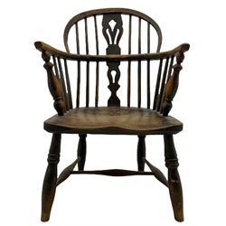 Victorian elm Windsor armchair, low stick back
