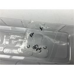 Graham Farish by Bachmann 'N' gauge - Class 31 diesel locomotive no.5826, Class 25/1 locomotive no.D5177 and Class 08 diesel shunter locomotive no.D3785 (3)