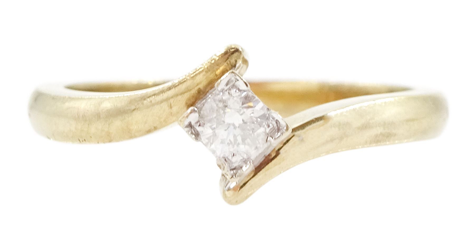 9ct gold single stone round brilliant cut diamond  ring, diamond approx 0.10 carat