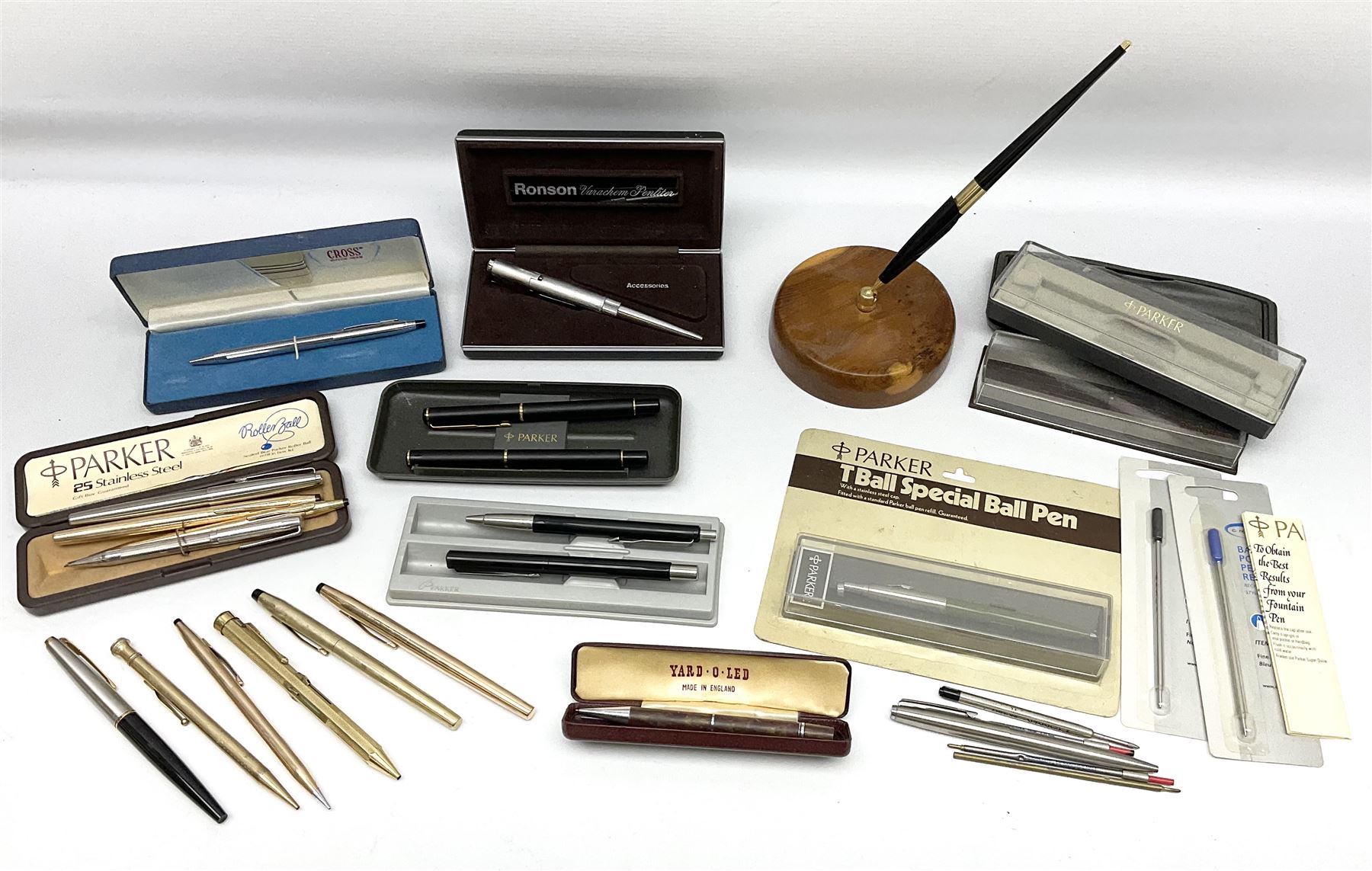 Quantity of pens to include examples by Parker and Cross, some cased etc
