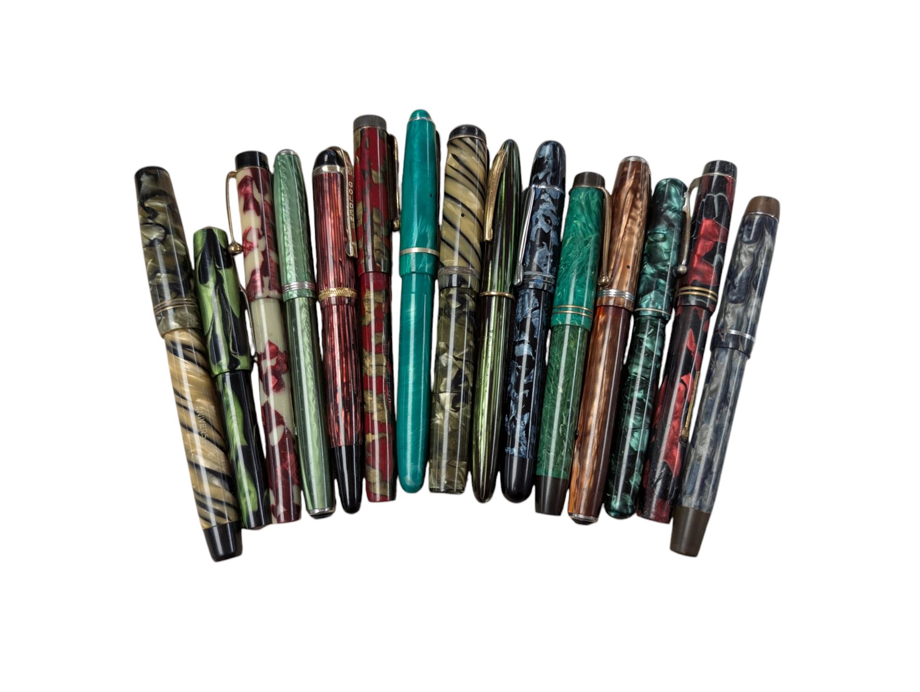 Collection of fountain pens, including Mentmore example with gold nib, Watermans, Platignum Fortis, etc