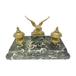 Green marble desk stand, the central eagle surmount on pedestal and flanked by two urn-shaped ink wells, H27cm