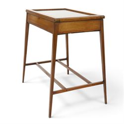 Edwardian inlaid mahogany bijouterie table of elegant proportions, rectangular hinged glazed top with mahogany banding, raised on splayed square tapering supports united by double-H stretcher
