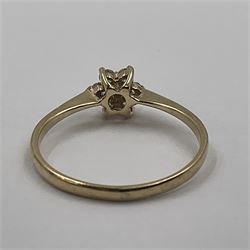 9ct gold cubic zirconia flower cluster ring, hallmarked and boxed 