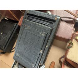 Zeiss Ikon Onita plate camera, Baby Brownie, Kodak Eastman Brownie Reflex, Kodak Brownie Flash IV, Kodak Popular Brownie and other cameras
