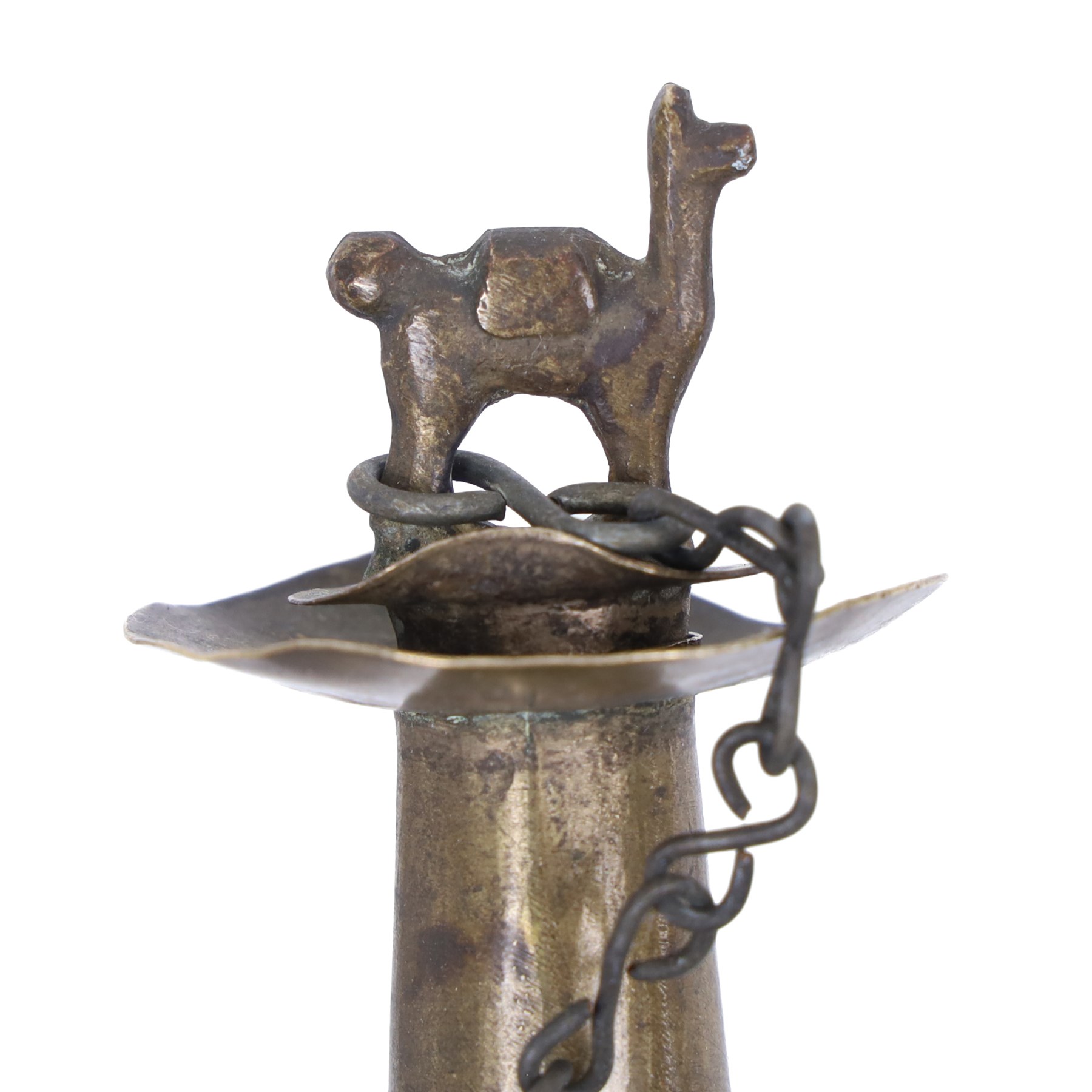 Horn powder flask, with metal mounts embossed with foliate decoration, L40cm
