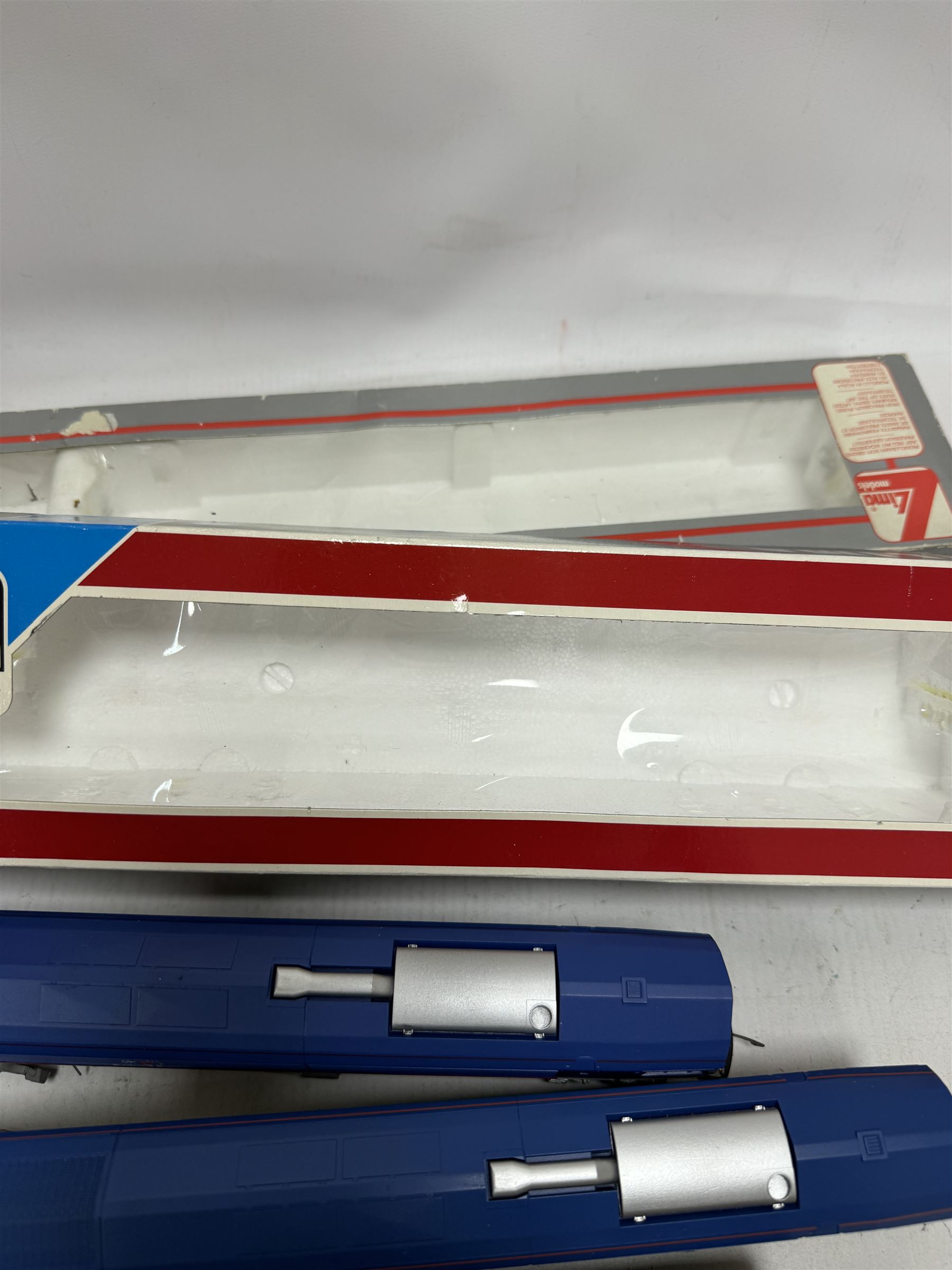 Eight Lima HO and '00' gauge locomotives, comprising three Class 59 Co-Co two National Power examples no. 59206 and 59201 and an EWS example no. 59201, Class 67 EWS Night Mail locomotive no. 67001, Class 40 Co-Co Empress of England locomotive no. D233, Western Class C-C Western Pioneer locomotive no. D1003, Class 47/57 Co-Co Freightliner Phoenix no. 57002 and Class 66 Co-Co Freightliner locomotive no. 66504, with two associated boxes