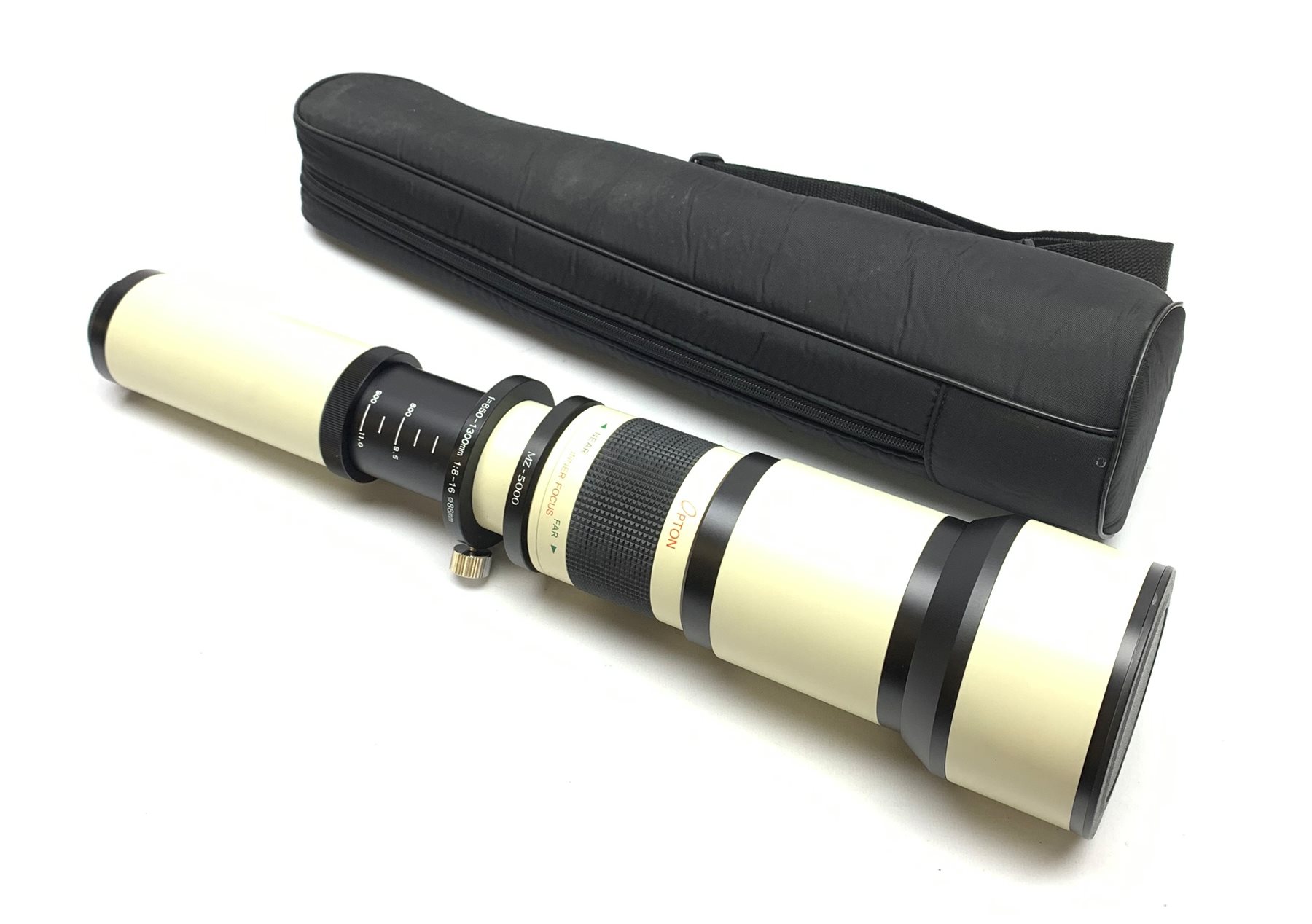 Opton MZ-5000 f-650 - 1300mm 1:8 - 16 lens, with soft case 
