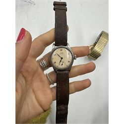 Smiths Astral gentleman's 9ct gold manual wind wristwatch, on expanding gilt bracelet and a Tissot stainless steel wristwatch