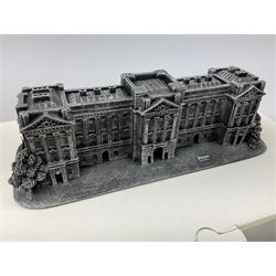 Lilliput Lane Buckingham Palace model, 2012 Special Edition exclusive to H Samuel, model no. L3492, with original box 