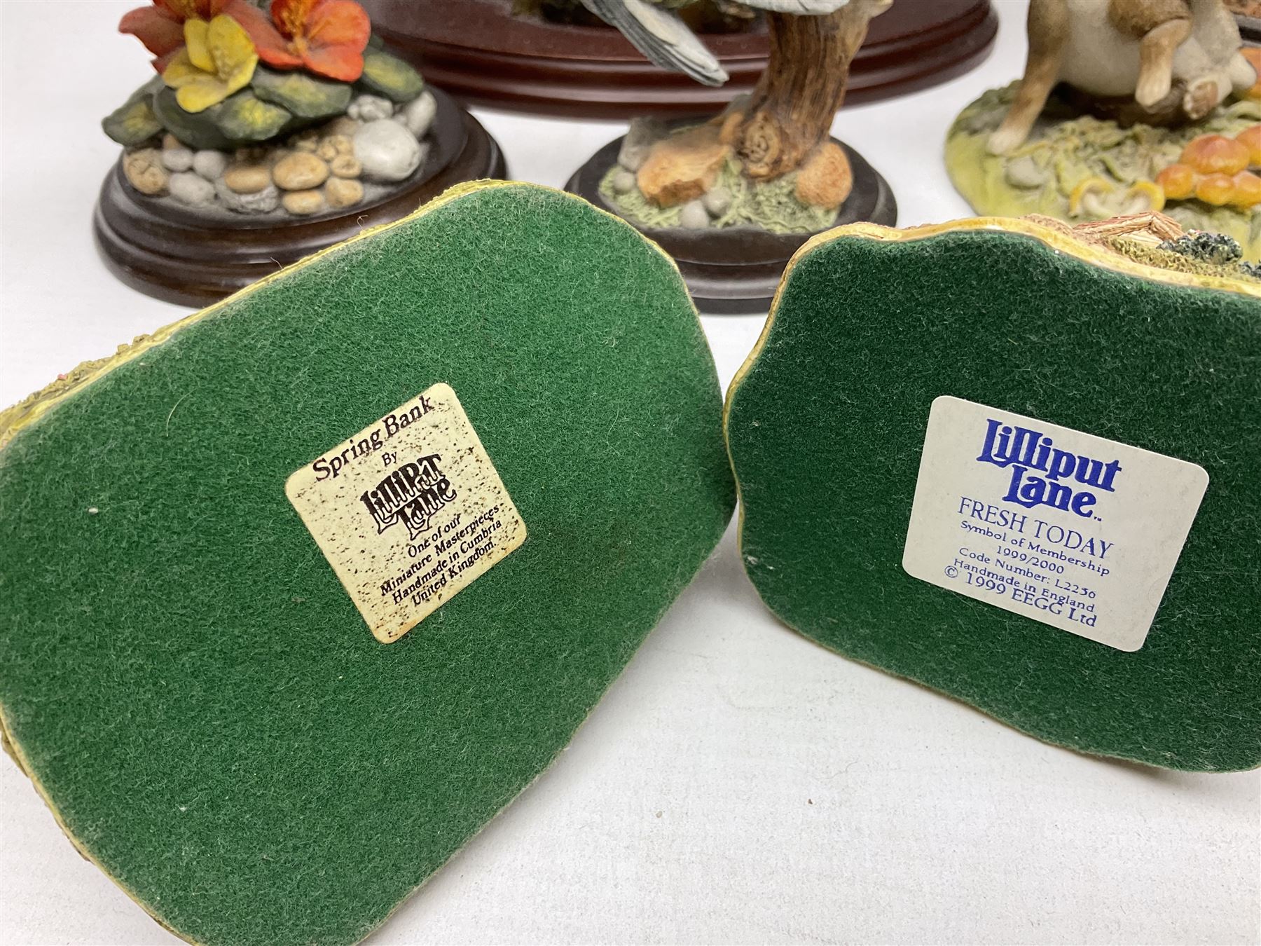 Country Artists figures, to include Bluetit, Elephant, Bluetit on tap etc, together with Lilliput Lanes and other similar items 