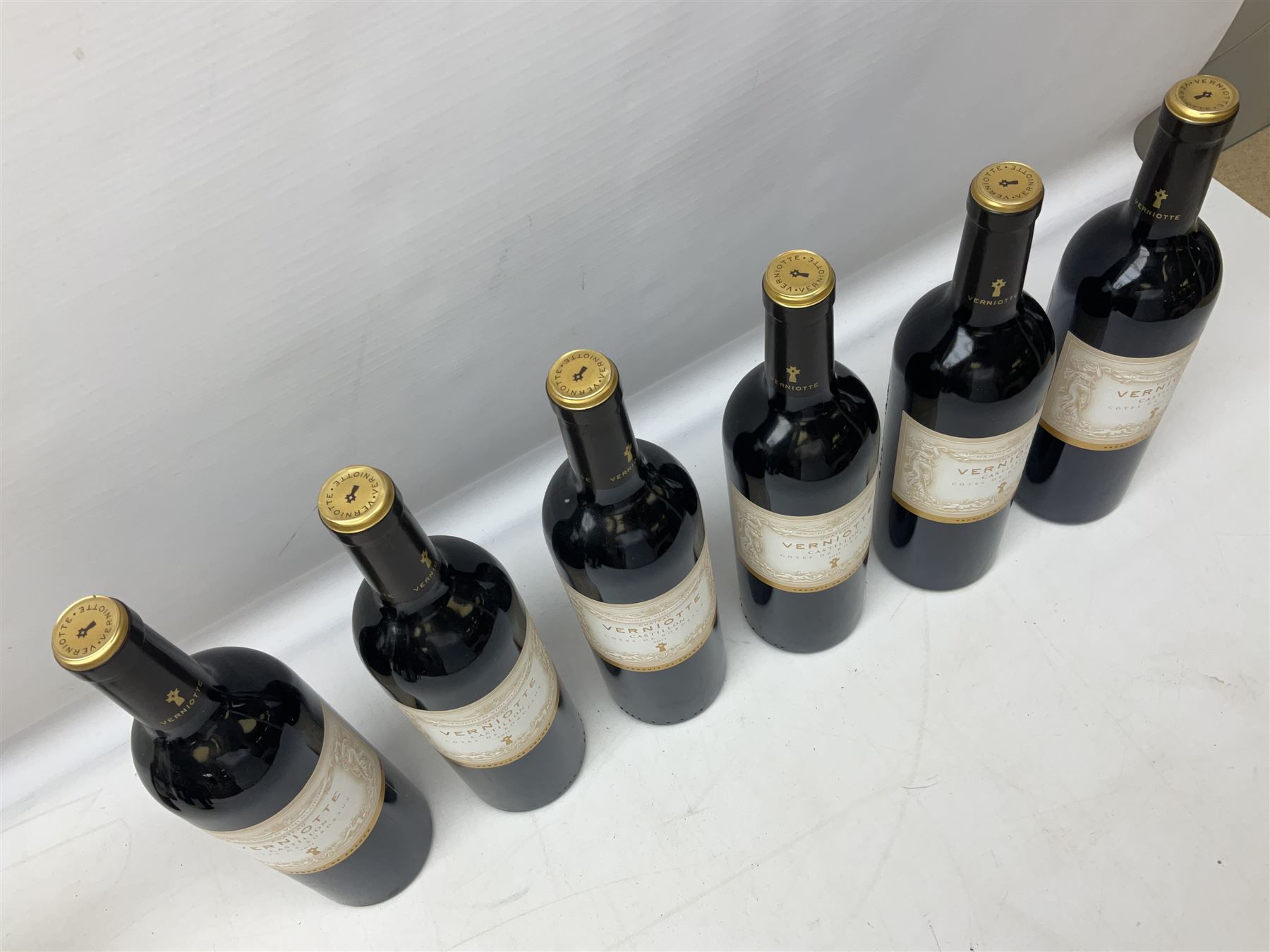 Mixed red wines including six bottles Chateau Verniotte Castillon Cotes de Bordeaux 2011, 750ml 14.5% vol, two bottles Chateau Philippe Lamour Costieres De Nimes 2016, 750ml 14% vol, Chateau du Prieur Bordeaux 2016 and five others of various contents and proofs (14)  