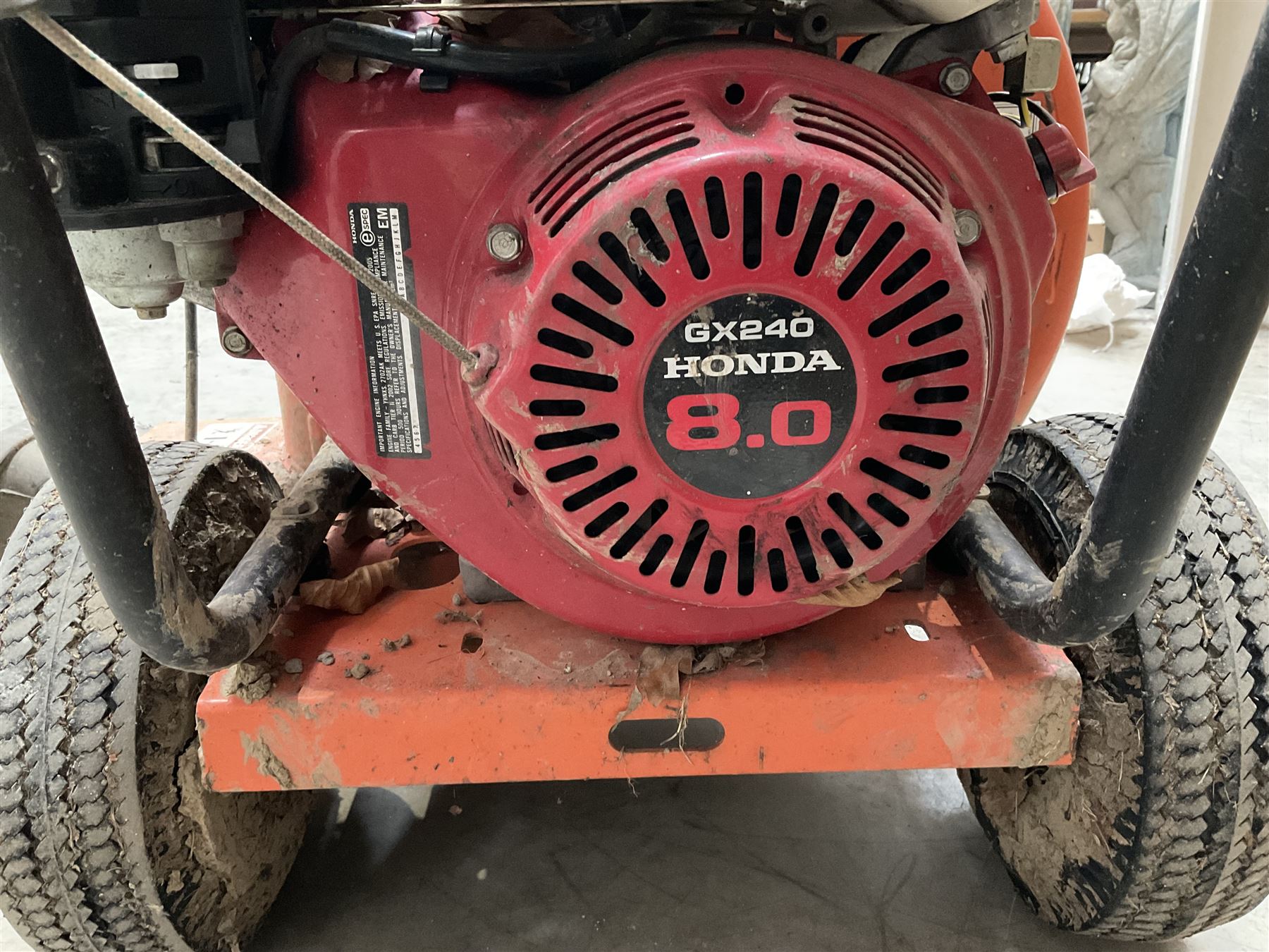 Billy Goat Quiet Blow Blower with Honda 8.0 GX240 engine 