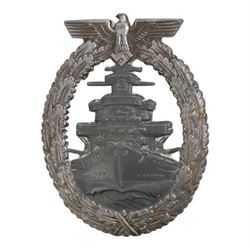 WWII German Kriegsmarine High Seas Fleet badge, marked FO on the reverse, H6cm