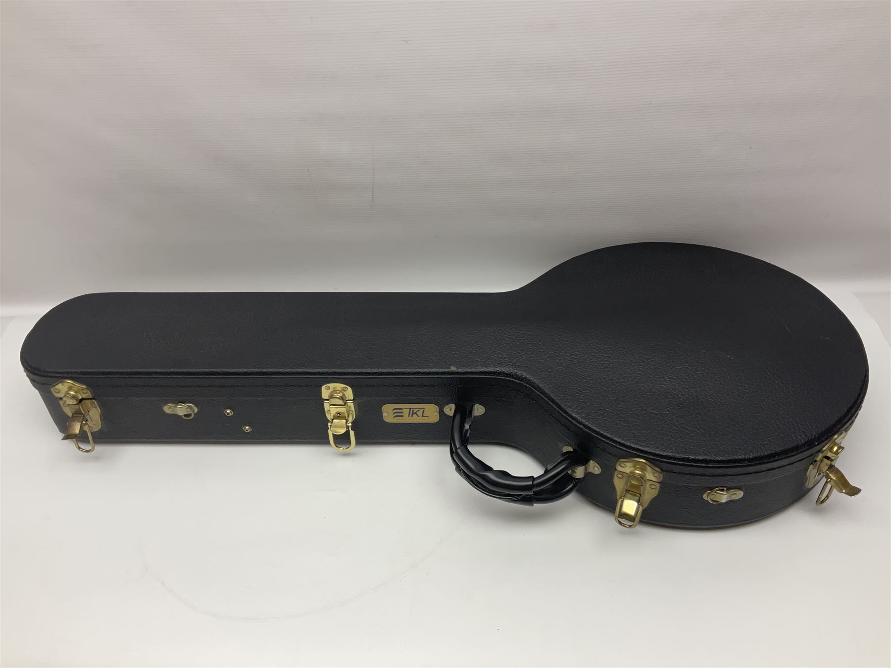 Deering seventeen-fret tenor banjo with cast metal body, serial no.H275, L79cm overall; in fitted hard carrying case