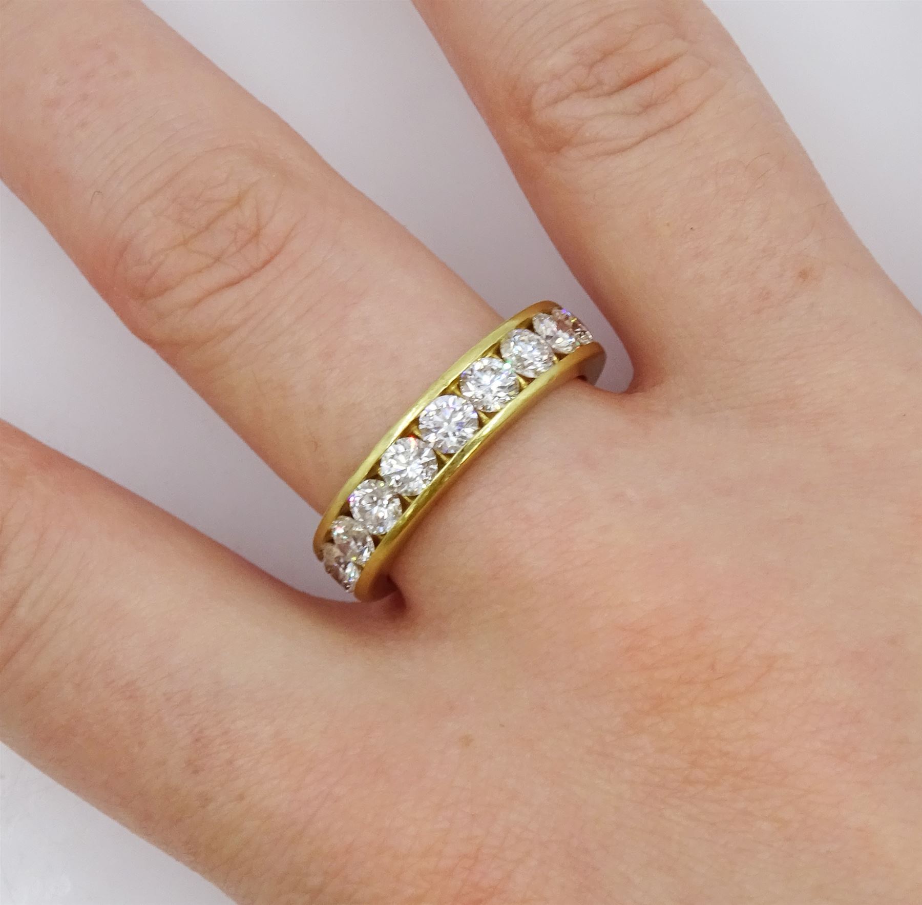 18ct gold round brilliant cut diamond full eternity ring, total diamond weight approx 3.15 carat