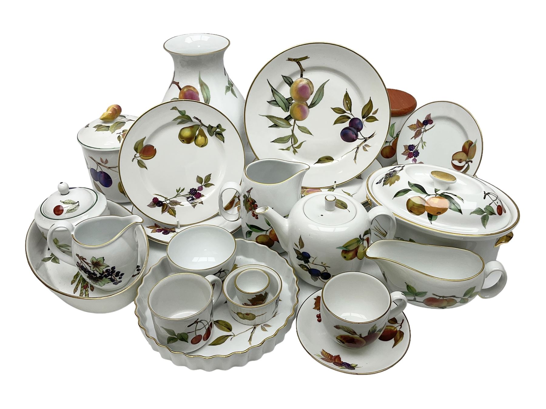  Worcester Evesham 皿 4枚セット Extensive collection of Royal Worcester Evesham pattern tea and
