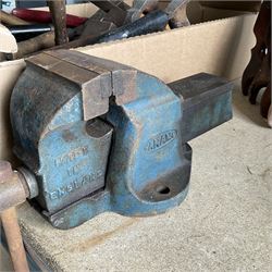 Paramo heavy duty vice, planes, hammers, saws and other tools - THIS LOT IS TO BE COLLECTED BY APPOINTMENT FROM DUGGLEBY STORAGE, GREAT HILL, EASTFIELD, SCARBOROUGH, YO11 3TX