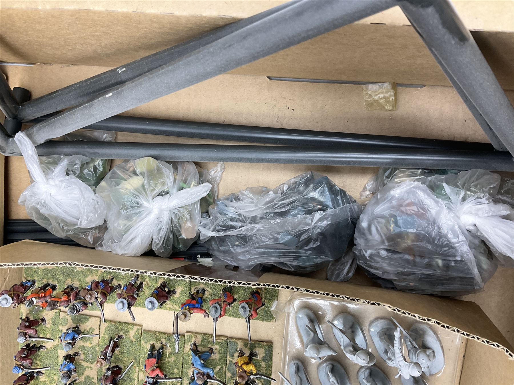 Power Team Elite World Peacekeeper's Expeditionary Unit with box, and sectional plastic fort (both completeness unknown); plastic and other figures of soldiers including groups of cavaliers, WW2 etc