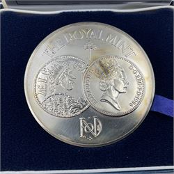 The Royal Mint special limited edition '886 Eleven Hundred Years In Minting 1986' silver medal, sterling silver, 148.4 grams, cased with certificate 