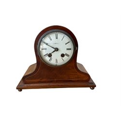 German Edwardian 8-day mahogany cased mantle clock, with pendulum and key.