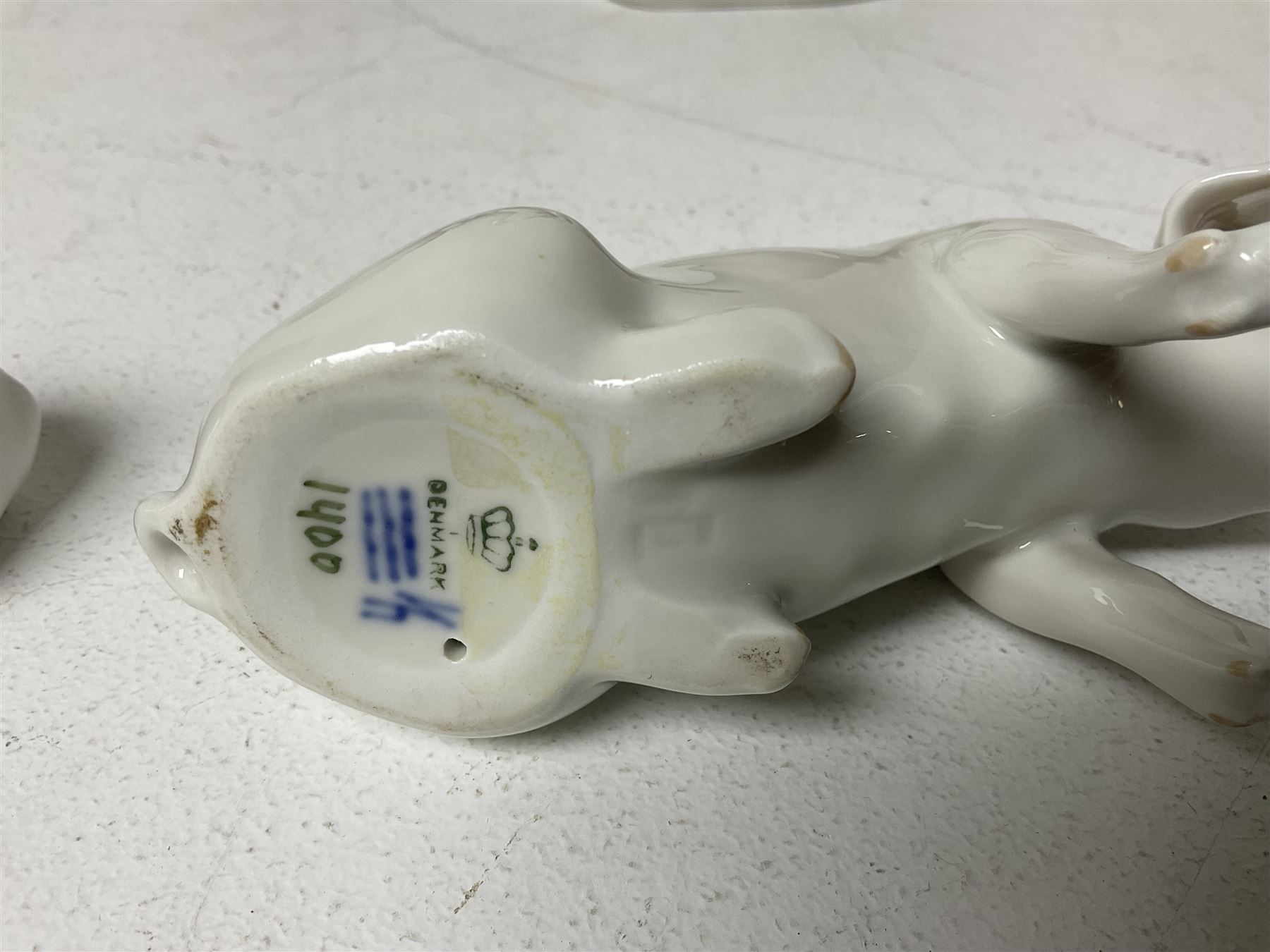 Seven Royal Copenhagen figures, including Arctic tern no 827, Swan no 755, Kingfisher no 2257 etc, together with Royal Copenhagen dish