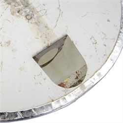 Set of three Art Deco clam shell wall lights in chrome fittings, H22cm 