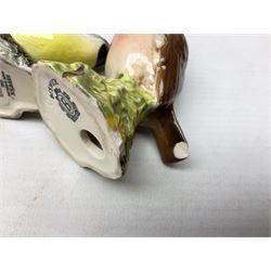 Group of Beswick figures of birds, comprising kingfisher no 2371, thrush no 2308, owl no 2026, and nine smaller bird figures to include greenfinch, wren etc