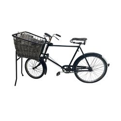 Vintage Pashley gentleman's bicycle, swept back handlebars with brakes, Lepper seat, wicker basket 
