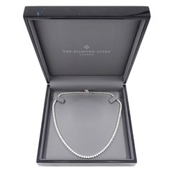 18ct gold diamond necklace, one hundred fourteen clusters, each set with seven round brilliant cut diamonds, hallmarked, total diamond weight 5.00 carat, boxed with certificate