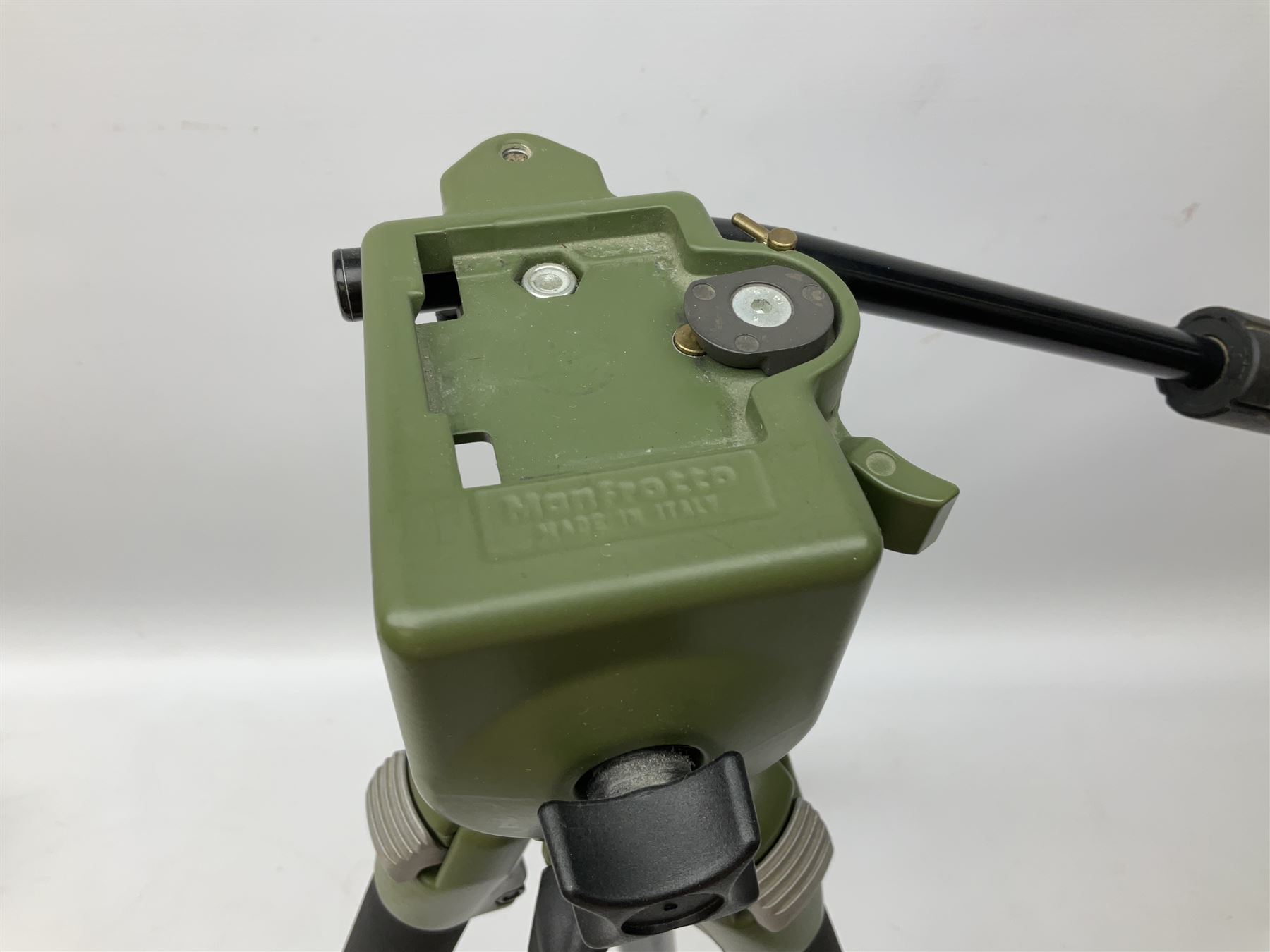 Leica APO-Televid 77 Spotting Scope,chrome, serial no. 2050411, with Manfrotto tripod, serial no. 190NAT2