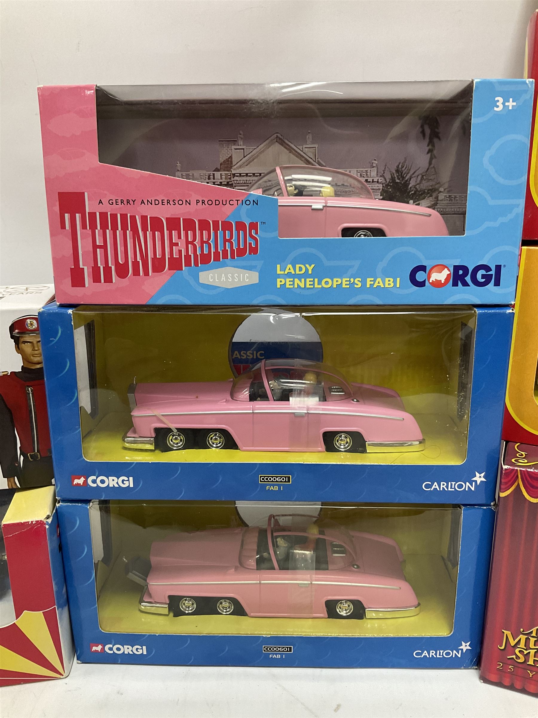 Corgi - thirteen TV/Film related die-cast models includ | Toys 