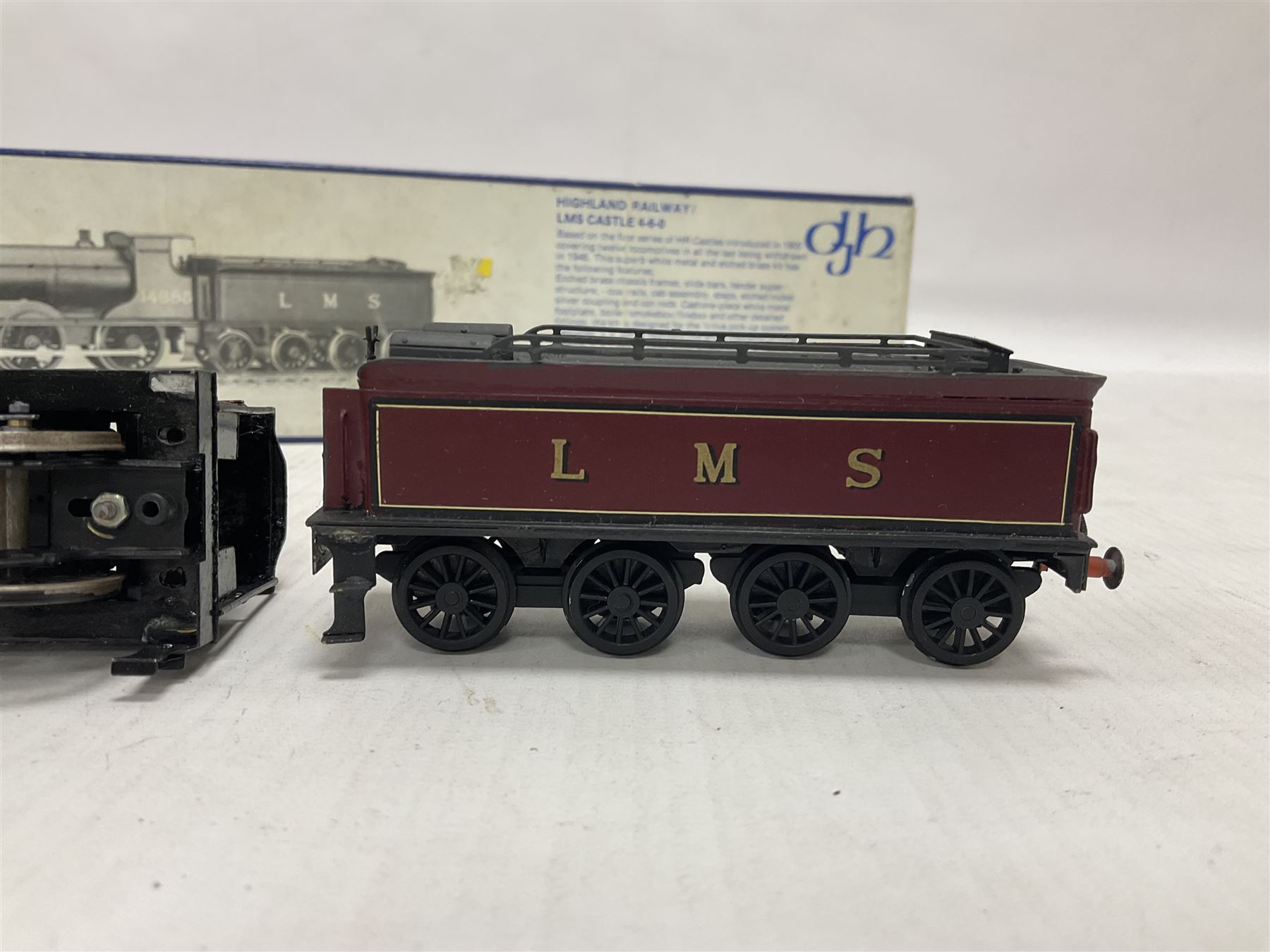 DJH Models - two ‘00’ gauge kit built model railway locomotives and tenders comprising K37 Highland Railway/LMS Castle 4-6-0 no.14685 in LMS crimson and K38 BR/WD 2-8-0 no.90124 in BR black; in original boxes 